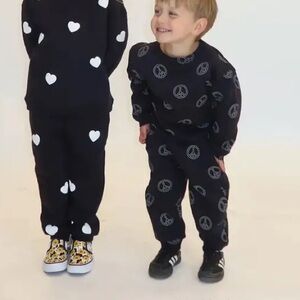 Brunette The Label 18/24M All Over Peace Sign Joggers